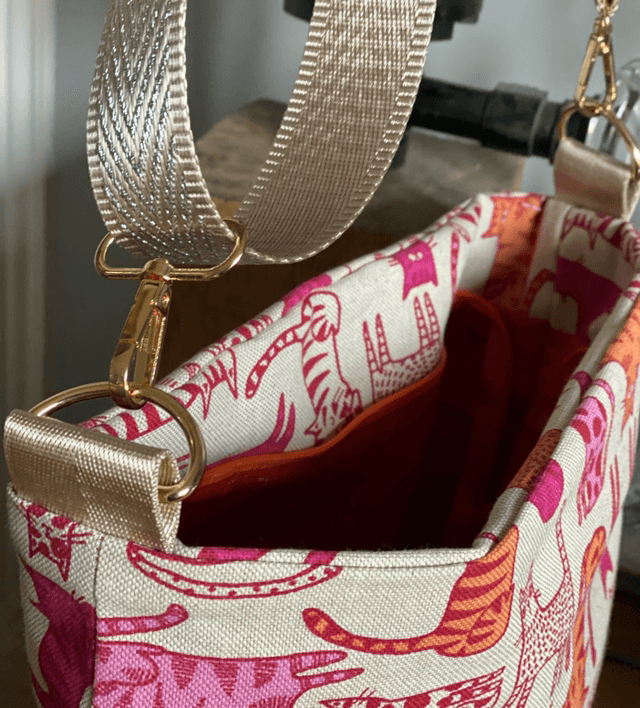 Sac  avec fermeture motif félin coloré