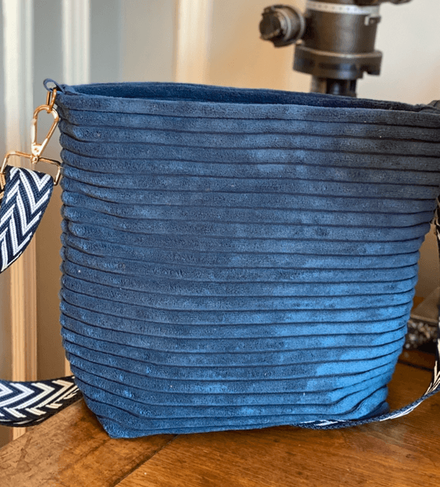 Sac à main femme avec zip en velours bleu canard doublé
